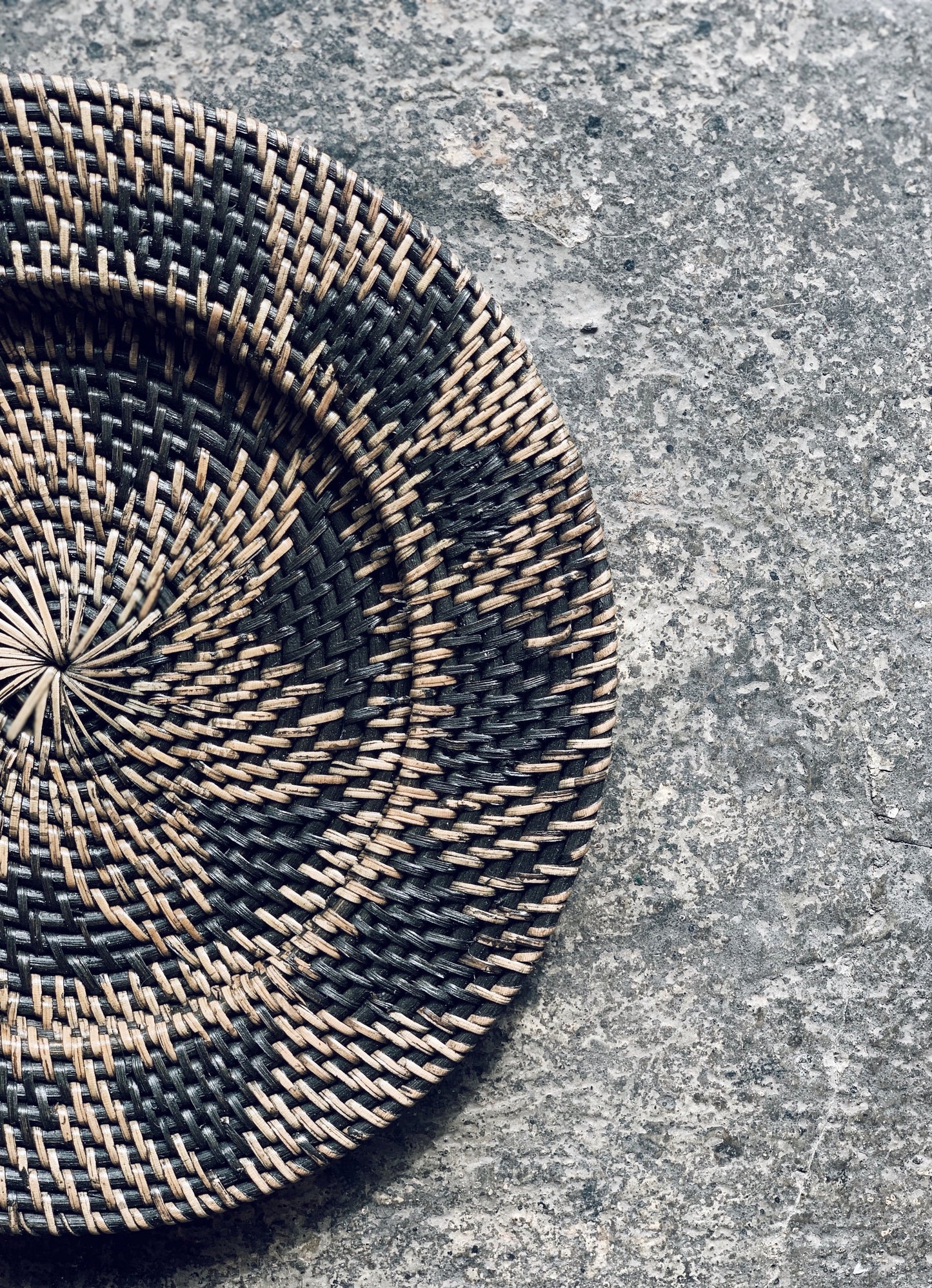 Wandteller Lombok Schwarz – Handgefertigte Wanddekoration 9