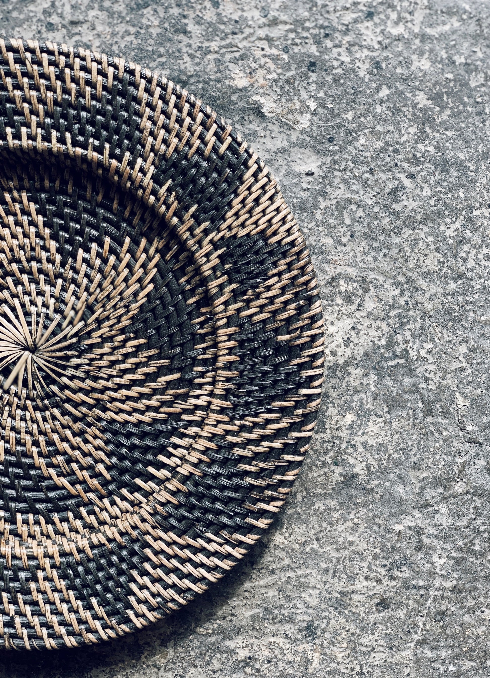 Wandteller Lombok Schwarz – Handgefertigte Wanddekoration 9